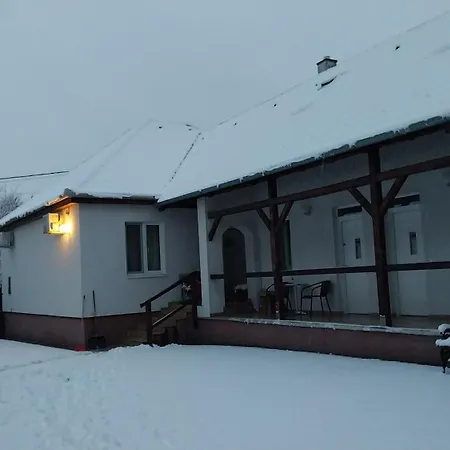 Hamvasdomb Vendeghaz Apartment Egerszalok