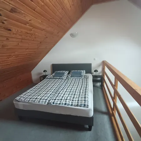 Hamvasdomb Vendeghaz *