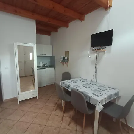 Hamvasdomb Vendeghaz Apartment