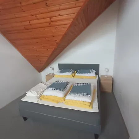 Hamvasdomb Vendeghaz *