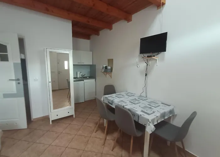 Hamvasdomb Vendeghaz Apartment